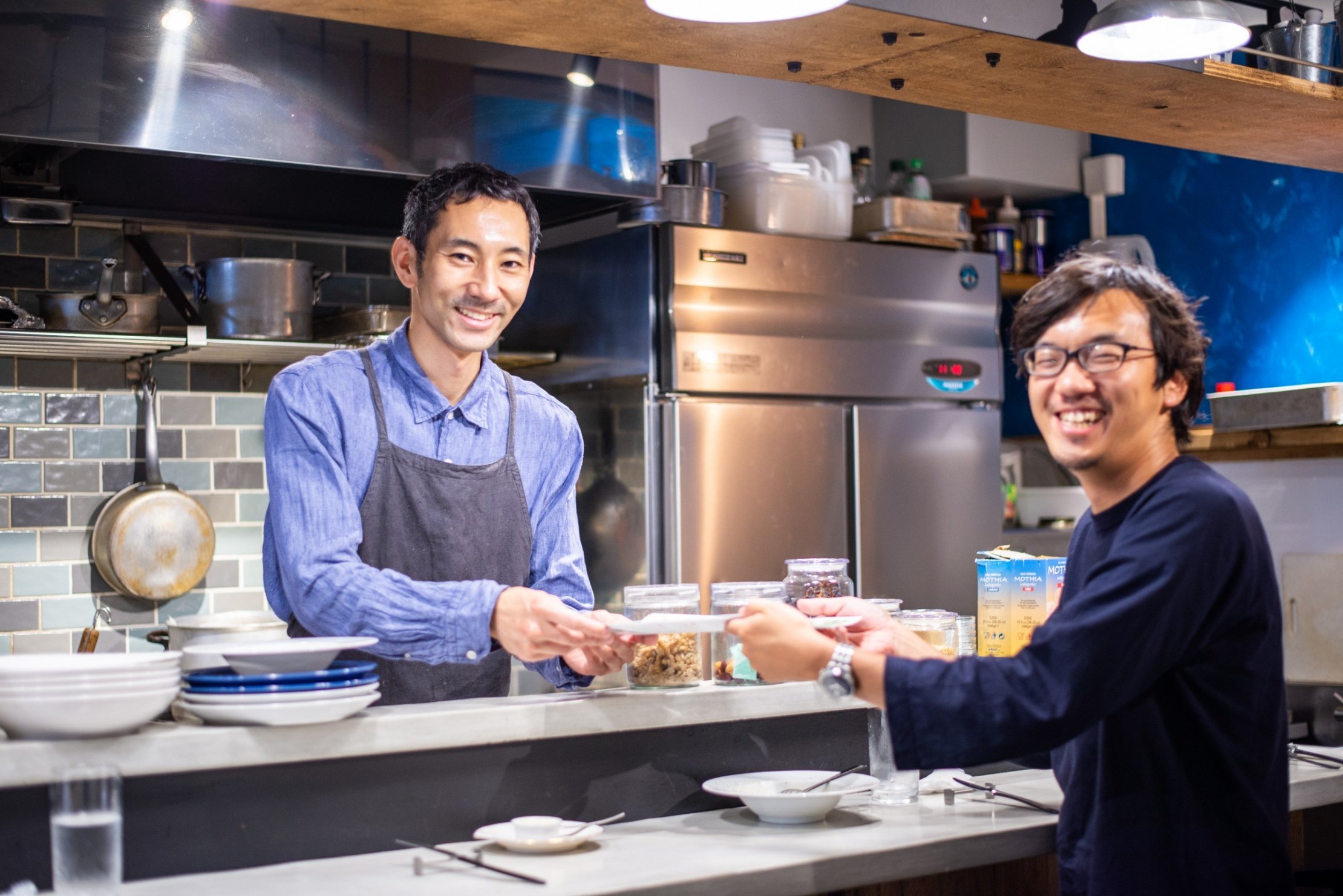 チラシを受け取ってくれたbistrot aoさん