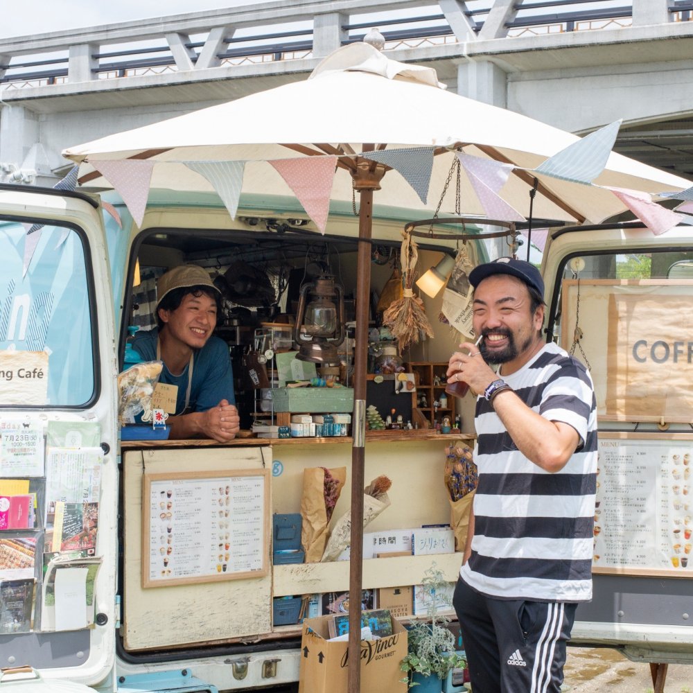 Going cafe（コーヒー・ドリンク）さんとa look on books（リメイクウェア・キャップ）さん