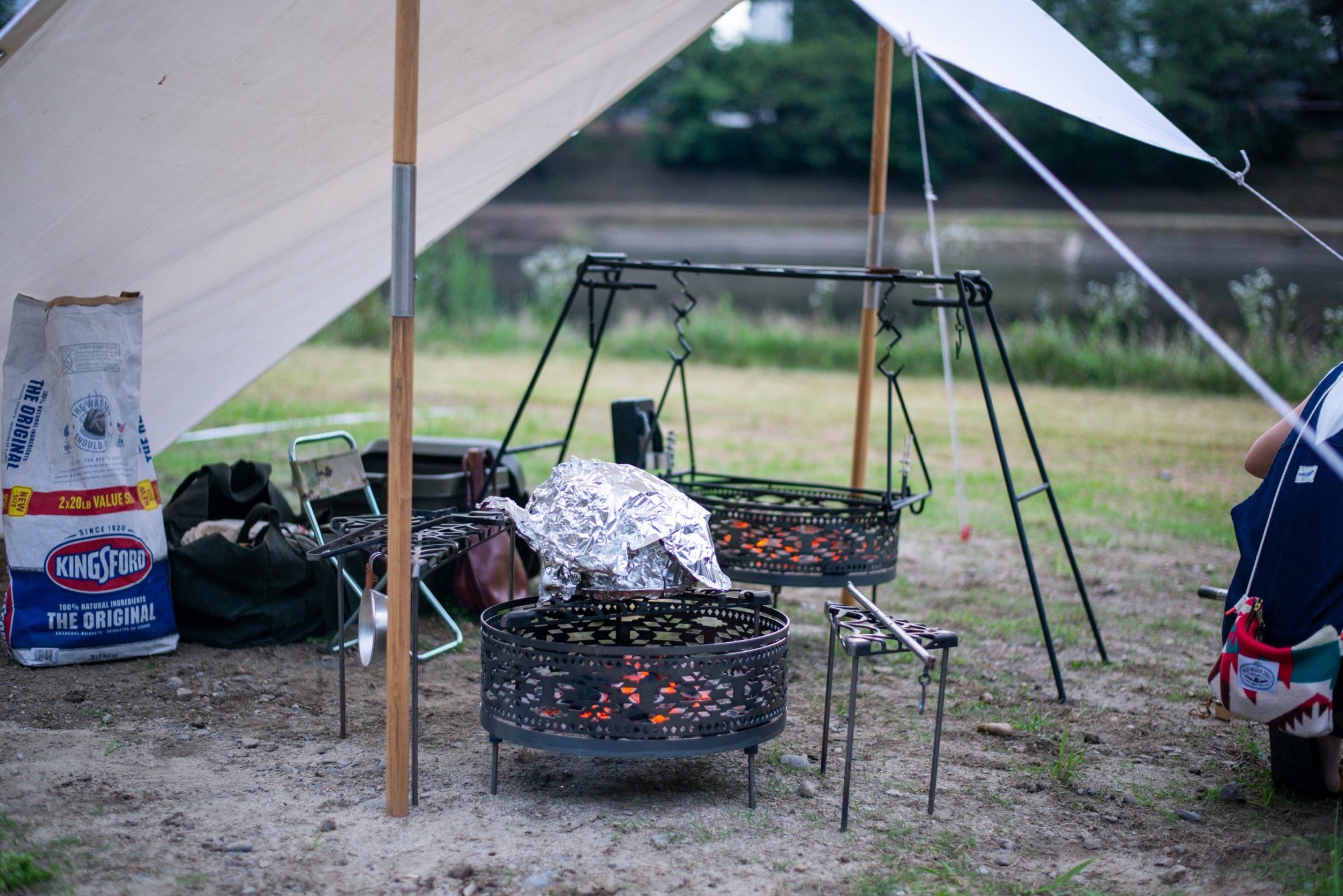 鳥を焼いているところ