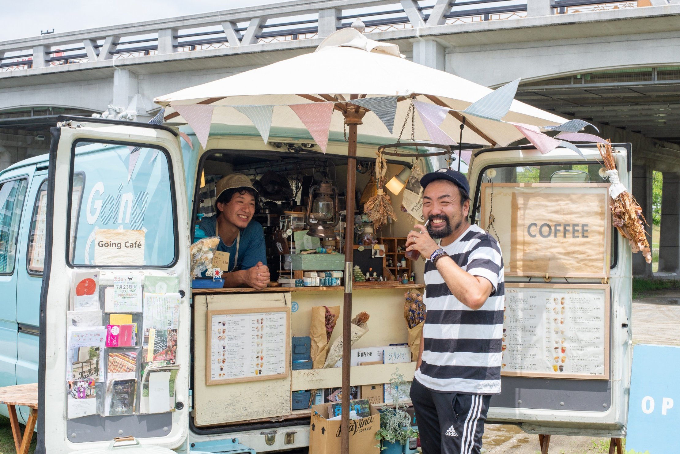 Going cafe（コーヒー・ドリンク）さんとa look on books（リメイクウェア・キャップ）さん