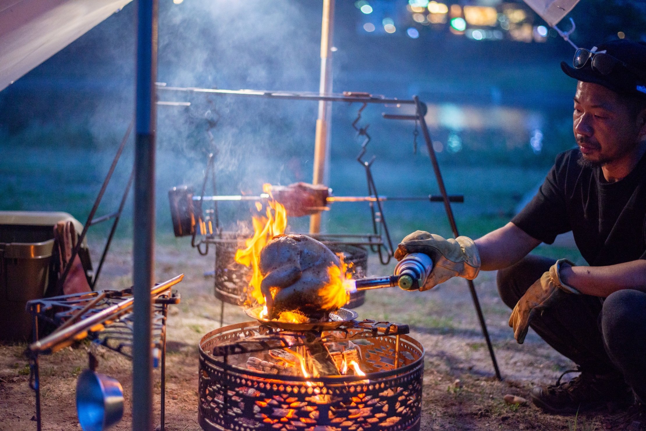 鳥を焼いているところ
