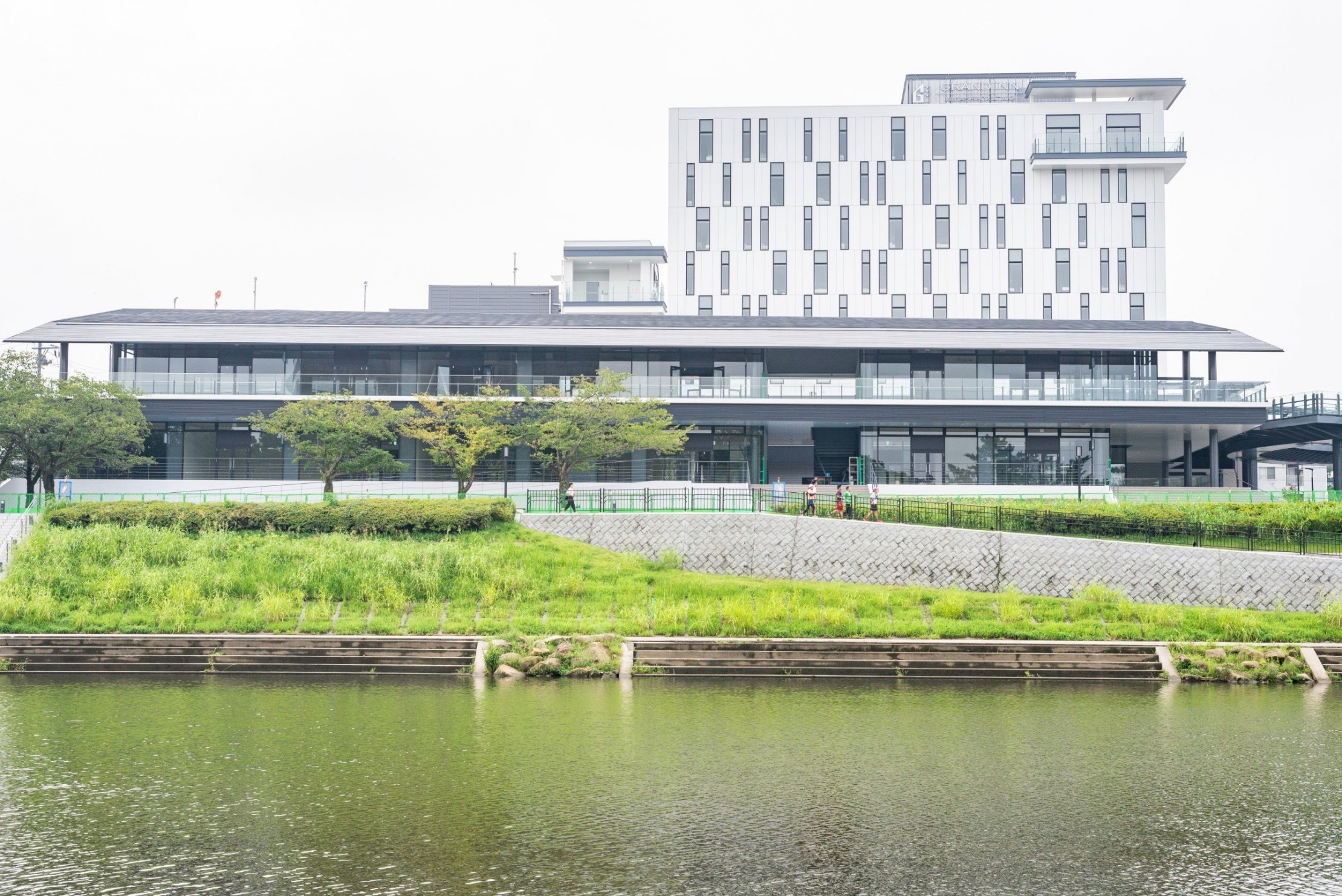 Quruwa RUNとオト リバーサイドテラス