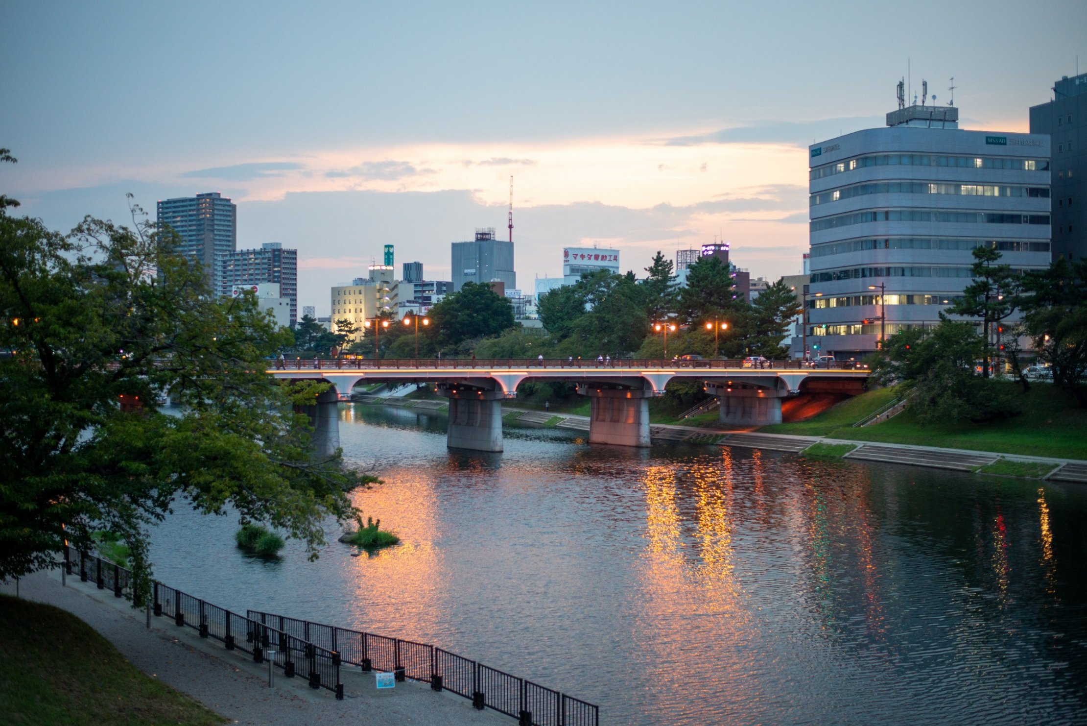 明代橋のライトアップ
